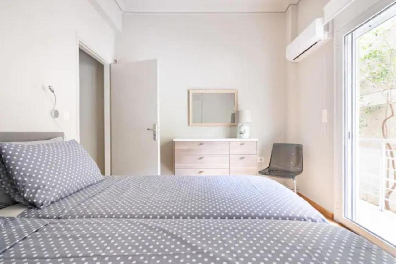 Flisvos Marina Refurbished Apartment Atenas Exterior foto